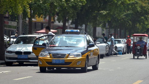 车轮上的坚守 出租车司机的辛劳与担当